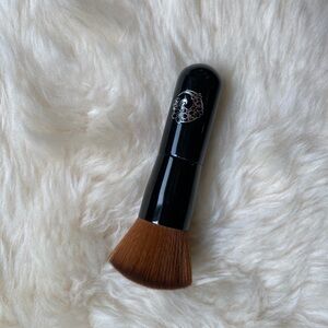 NWOT Premium Black Kabuki Brush